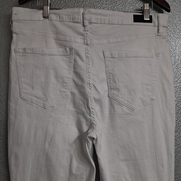 NWOT Nicole Miller New York White High Rise Jeans    Size 14 - Picture 6 of 10